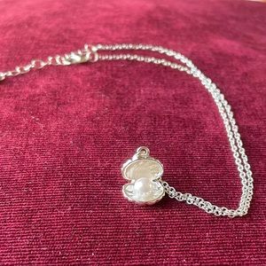 New 925 Sterling Silver Pearl Shell Pendant Necklace